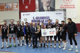 kurumlararasi-voleybol-turnuvasinda-sampiyon-kucukcekmece-itfaiye-HQmMg4Rw.jpg